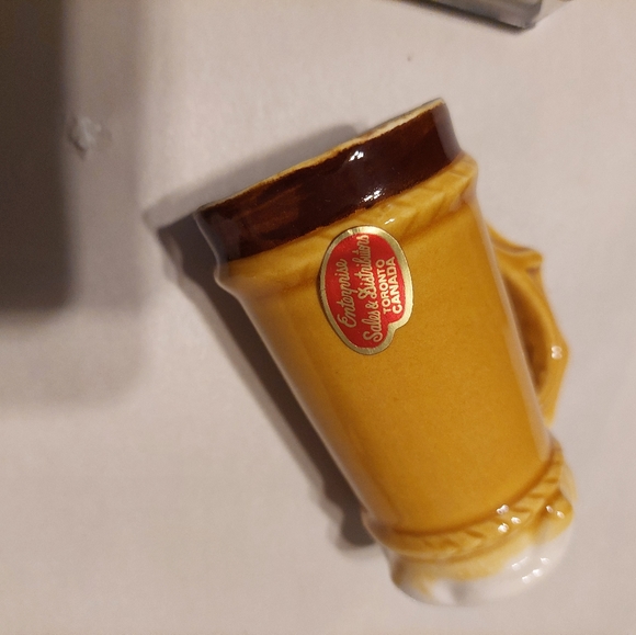 Vintage Beer Mug/Stein "Cant Drink When He's Dead" Salt and Pepper Shakers - Picture 4 of 4
